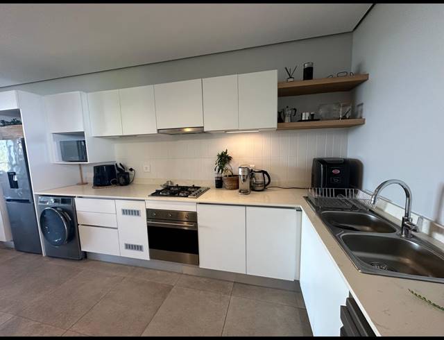 2 BEDROOM APARTMENT FOR SALE IN SHEFFIELD BEACH